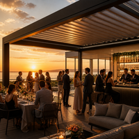 Pergola Bioclimatique Motorisée Moderne de Luxe en Aluminium avec Volets Latéraux à Lamelles, Résistante aux Intempéries, Écologique et Thermolaquée Naturel