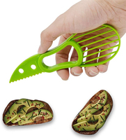 Gebruiksvriendelijke Groentesnijdende Keukengadgets 2 In-1 Multifunctionele Plastic Avocado-Snijmachine Fruitsnijder Scheider Putjesmes