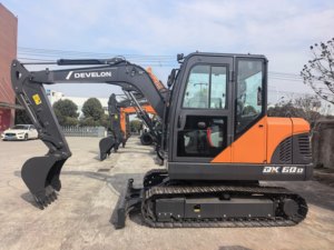 Miniexcavadora Doosan DX60D de 6 Toneladas para Trabajos de Paisajismo - Product Image 5