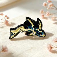 Épingles de revers décoratives personnalisées, faible MOQ, en forme de poisson, émail souple avec placage noir teinté