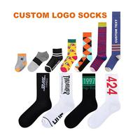 Chaussettes de sport élégantes en tissu éponge épais avec logo personnalisé OEM, chaussettes de basket-ball pour hommes, chaussettes unisexes d'été, chaussettes pour hommes