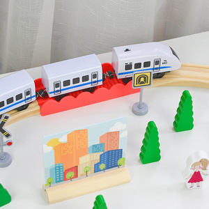 Juego de vías de tren de madera, juguete de ferrocarril eléctrico para niños, juego educativo de ensamblaje con señales y figuras de 4 a 6 años - Product Image 2
