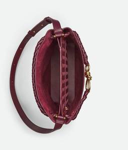 Sac seau Bottega BV Andiamo, sac seau en cuir de veau soyeux avec détail de nœud signature et bandoulière coulissante Veneta - Product Image 2