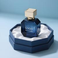 Vente en gros de flacons de parfum en verre de luxe de 50 ml et 100 ml avec bouchon en bois, pulvérisateur à pompe, diffuseur de parfum à bâtonnets, impression sur écran, emballage en carton