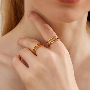 แหวนวินเทจสั่งทำพิเศษ ป้องกันอาการแพ้ ไม่หมอง แหวนสแตนเลสสตีลชุบทอง 14k 18k สองชั้น สำหรับผู้หญิง - Product Image 4