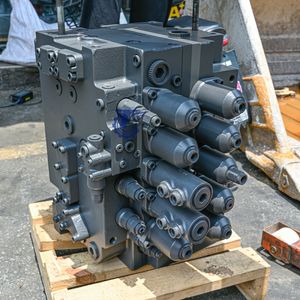 Kyb סוג שליטה ראשי קבוצה עבור קוואסאקי KMX32N-B4508D עבור xcmg 370 חופר 485 - Product Image 2