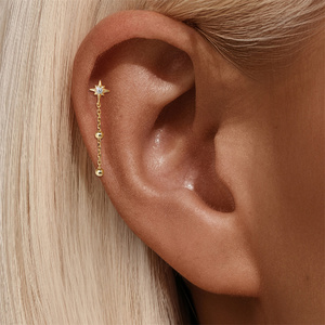Aretes de Plata de Ley 925 con Baño de Oro de 18K y Circonitas en Forma de C, Joyería para Mujer - Product Image 3