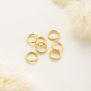 Accessoires de bijoux DIY, anneaux ouverts, petits anneaux ronds en métal plaqué pour la fabrication de bracelets - Product Image 1