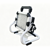 Projecteur de travail LED industriel rechargeable ultra-lumineux 100W 10000 Lumens IP65 pour chantier, sauvetage, équipement de pompier et maintenance