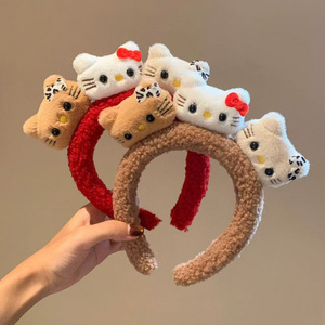 Bandeau en peluche avec oreilles de chat pour femmes et filles, bandeau moelleux style sherpa avec nœud ; Comprend 3 motifs de chats adorables - Product Image 5