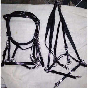 Ensemble d'équitation en PVC de qualité supérieure, licol, bride et plastron, construction solide et durable, idéal pour l'entraînement, l'équitation et l'équitation - Product Image 1