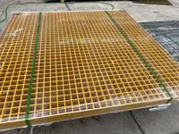 Renforcement de sol en fibre de verre moulé de haute qualité Caillebotis Frp en plastique Mini grille moulée en maille Passerelle en fibre de verre lisse