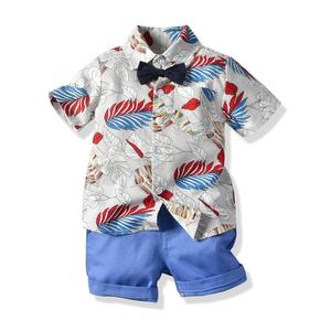 Ensembles de vêtements pour petit garçon imprimé de feuilles au prix de gros chemise avec nœud papillon pantalons courts vêtements d'été pour bébé garçon - Product Image 4