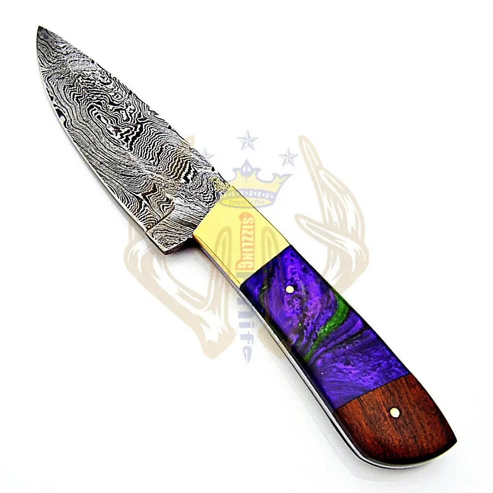 Bellissimo personalizzato di alta qualità in acciaio di damasco a lama fissa caccia campeggio Skinner coltello manico resina, legno, ottone metallo