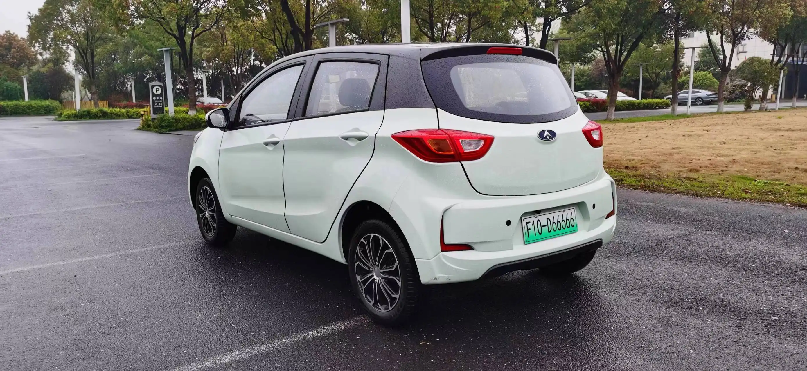 Çin Ev araba yeni enerji araçlar sağ el sürücü arabalar satılık F10 elektrikli araç