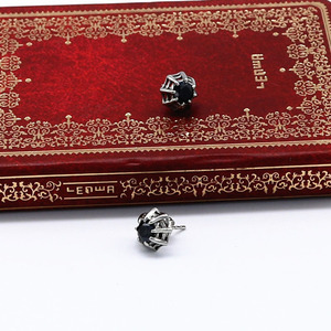 yunnique Spiderweb Pattern Titanium Steel <b>Stud</b> <b>Earrings</b> <b>Black</b> And White Geometric Design For Men And Women Jewelry - Product Image 3