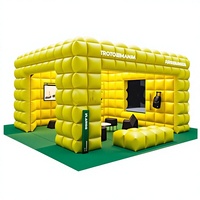 Stand gonflable de style influenceur pour événements et foires, toile de fond créative pour stand commercial, merchandising visuel, motif dessin animé