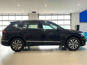 Volkswagen <span class=keywords><strong>Tiguan</strong></span> L PHEV <span class=keywords><strong>2023</strong></span> de Segunda Mano Premium, SUV Híbrido Espacioso de 5 Plazas, Volante a la Izquierda - Product Image 4