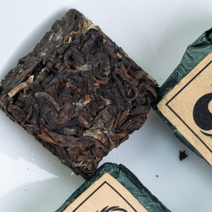 Chine <span class=keywords><strong>Yunnan</strong></span> Puer Tea Cake Mini <span class=keywords><strong>Tuocha</strong></span> <span class=keywords><strong>thé</strong></span> aromatisé au <span class=keywords><strong>thé</strong></span> amincissant à la menthe - Product Image 6