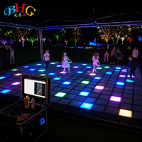 Máquina de Juego Interactiva Comercial con Piso LED, Función de Salto, Plástico, para Entretenimiento Familiar en Interiores