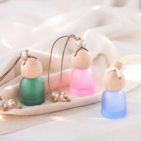 Vente chaude en gros givré coloré Mini 10ml vide rond voiture aromathérapie diffuseur bouteille en verre avec corde suspendue