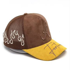 Gorra Trucker Personalizada de Fábrica con Logotipo Bordado en Gamuza, Visera de Malla y 5 Paneles - Product Image 5