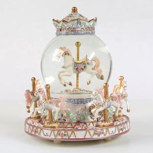 Carrousel de neige en résine, <span class=keywords><strong>romance</strong></span> de noël, globe8 - Product Image 6
