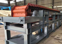 Alimentateur à bande transporteuse avec support modulaire et conception à rouleaux pour un entretien et un remplacement faciles sur site dans les usines de transformation