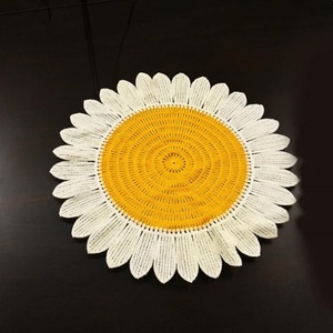 Posavasos Redondos de Encaje Bordado con Diseño de Girasol, 100% Poliéster, Decoración para el Hogar - Product Image 4