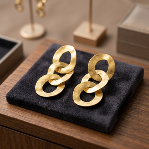 Pendientes de Moda para Mujer, Hechos a Mano en Latón con Acabado en Oro, Regalo Perfecto - Product Image 2