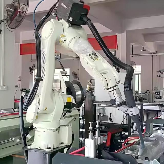 Factory Direct Sales Robot Arm Weld and Robotic Welding Machine Arm for Heavy Industrial Use
