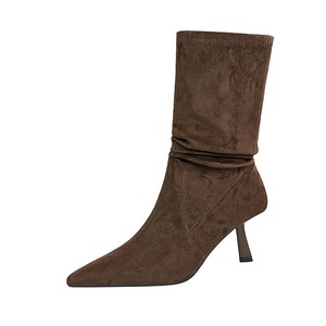 Bottines à talon fin en faux daim pour femme, style rétro, bout pointu, polyvalentes, élastiques, nouvelle collection 2026 - Product Image 2