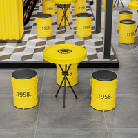 Tables et chaises de style industriel, tabourets de KTV, fûts en fer forgé, tables à cartes créatives et tables basses en combinaison