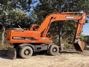 Excavadora de Ruedas DOOSAN DH210W-7 Modelo 2022, 100% Lista para Trabajar, Usada, con Bomba Hidráulica, Caja de Cambios, para Proyectos Urbanos - Product Image 3