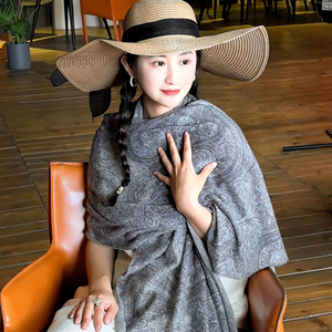 Sciarpa in Cashmere Jacquard Dobby da Donna con Motivo Floreale, Ecologica, per Tutte le Stagioni, 70*180cm, per Uso Quotidiano e Calore - Product Image 1