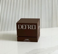 Boîte cadeau de luxe pour flacon de parfum avec logo personnalisé, gaufrage brillant, revêtement UV, fermeture magnétique, doublure en éponge pour emballage cosmétique