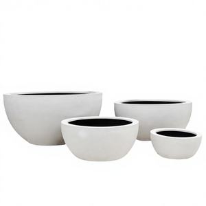 Pots et jardinières décoratifs en fibre de verre écologiques fabriqués au Vietnam avec finition de peinture de logo gratuite pour la maison et le jardin - Product Image 1