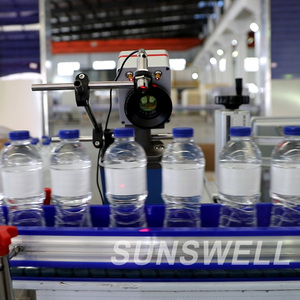Machine automatique de soufflage, de remplissage et de bouchage à grande vitesse pour usine d'eau - Product Image 4