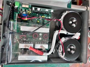 อินเวอร์เตอร์แบบออฟกริด 12V-48V เป็น AC 110V-220V 1KW คลื่นไซน์บริสุทธิ์ ช่องสัญญาณเดียว ใช้พลังงานแสงอาทิตย์ ได้รับการรับรองมาตรฐาน CE - Product Image 5