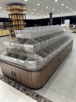 Présentoir double face de style étagère avec bacs transparents, meuble de rangement en bois pour supermarché