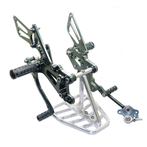 Có thể điều chỉnh phía sau Bộ CNC nhôm footrests xe máy hệ thống cơ thể chân chốt cho CBR600RR 2003-2006 mô hình - Product Image 3