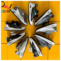Chaussures d'occasion à prix de liquidation, chaussures de seconde main pas chères en stock, chaussures de marque usagées en balles à vendre du Royaume-Uni