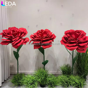 LEDA Soporte de Flores Gigante Eléctrico de Gran Venta para Eventos de Boda, Decoración Floral Grande Hecha a Mano para el Día de San Valentín - Product Image 1