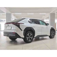 Mobil Bekas 2022 2023 2024 Toyota BZ4X Kendaraan Energi Baru Berkualitas Harga Terjangkau Interior Luas.