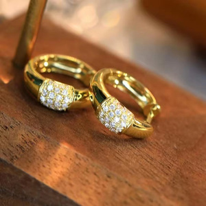 Orecchini di Lusso in Oro Giallo con Diamanti Taglio Brillante Rotondo Colore G Diamanti Naturali Gioielli da Donna per Uso Quotidiano - Product Image 4