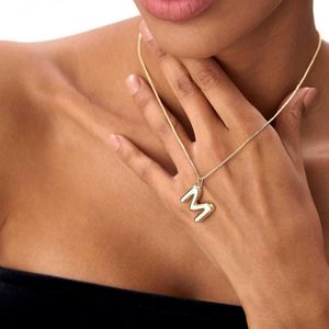 Lindo Collar con Colgante de Letras de la A a la Z, Chapado en Oro de 14k y 18k, de Acero Inoxidable Personalizado, Antideslustre, para Hombres y Mujeres - Product Image 4