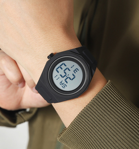 นาฬิกาข้อมือดิจิตอล SKMEI 2506 สำหรับผู้ชาย สายซิลิโคน กันน้ำ 50 เมตร หน้าจอขนาดใหญ่ 44 มม. ตัวเรือน ABS - Product Image 5