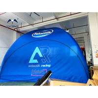 Tente gonflable personnalisée 7x7m pour les courses de rallye en plein air avec logo tente dôme araignée serrée à l'air pour les événements commerciaux en plein air