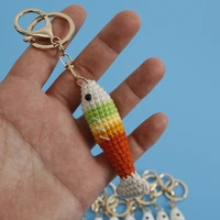Pendentif exquis en forme de poisson, tissé à la main, porte-clés en laine crochetée Zhi Nu en forme de petit poisson