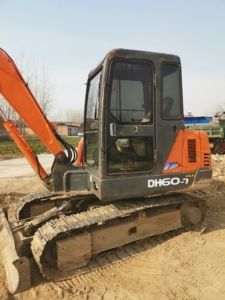 Nueva Llegada: Miniexcavadora Doosan DH60 de 6 Toneladas, Maquinaria de Construcción con Orugas, Motor Yanmar, Núcleo Coreano, Segunda Mano - Product Image 6